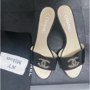 Chanel Black Patent Leather CC Logo Slide Mules Size 36